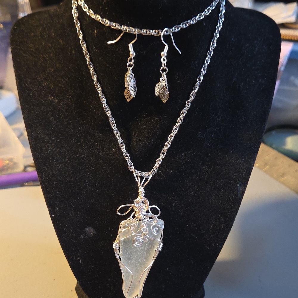 Silver platted Wire-Wrapped  Sea Glass Necklace